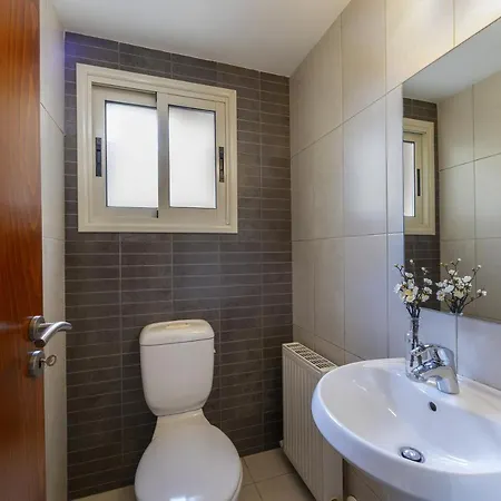 Anthea 12 * Larnaka